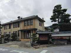 市立資料館
建物は旧近江八幡警察署だそう。1時間半しかないので中には入ってません。