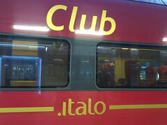 楽しみにしていた高速鉄道イタロ(.italo)に乗車！！
日本からクルブClub(特等)をネット予約しました。
テルミニ駅から早朝５時４５分発でフィレンツェ日帰り旅です。
あっという間の約１時間２０分の旅です。