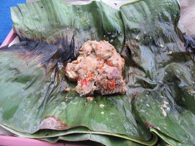 出来立てペペスです。<br />白ご飯もいいですが、<br />そこは、やっぱりビンタンビールおかわりーーー<br />って、そこのワルンまで買いに行くんですよ。<br />面倒くさ"(-""-)"