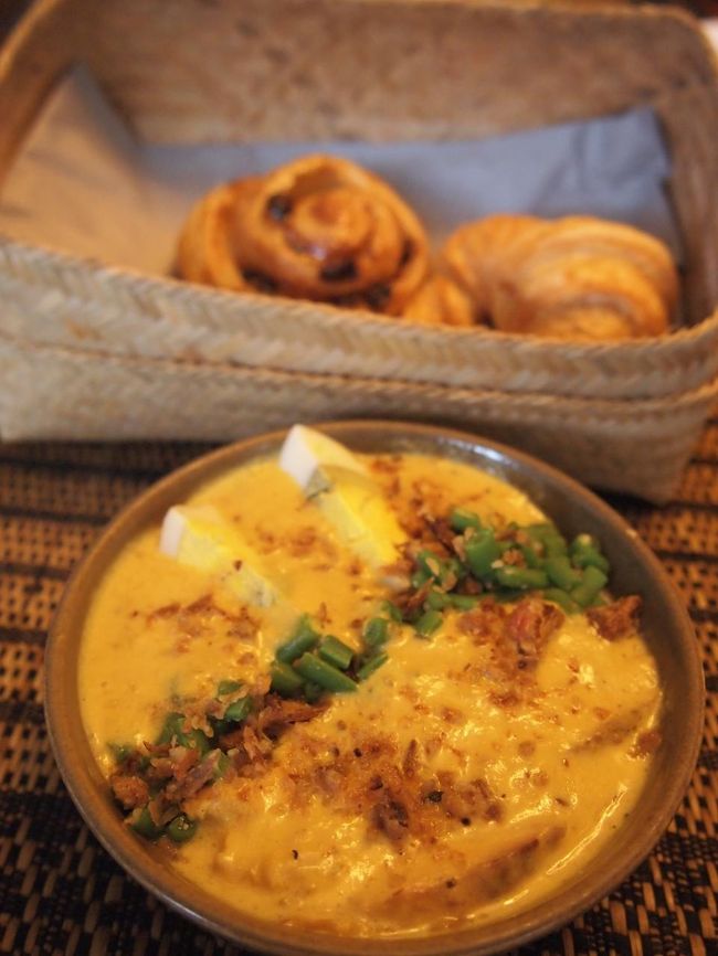 私は２年ぶりのカリー・ブブル・アヤム<br />(とデニッシュ各種)<br />それに涼しかったので、毎朝バリコピをお願いしました。<br /><br />う～～ん<br />この味に会いたかったー(o≧ω≦)ノ<br />