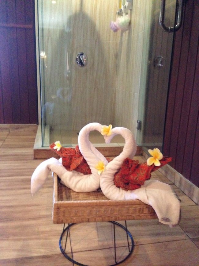 フランジパニを添えられて<br /><br />タオルが鳥の形に(*´꒳`*)<br /><br />え？<br />鳥じゃないですか？σ^_^;<br /><br />どっちにしろ上手いこと形作りますよね^ ^