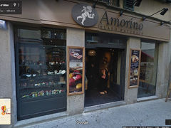 妻がRistorante NabuccoでdolceをPASSした理由はこれです。
妻曰く「イタリアに来たからには1日1ジェラート」だそう。
このAmorinoはフランス発祥のチェーン店でヨーロッパ各国に支店があるそうです。
ここも支店の一つ。