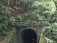 さて翌日！
朝ごはんも食べずにチェックアウトしたら
観光に向かいます。
まずは旧天城トンネル！