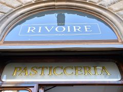そうでした。

リヴォワール (Rivoire)
１８７２年創業のチョコレートの老舗が経営するカフェです。