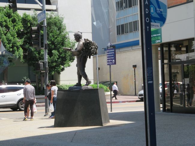 日本では、あまり見る機会が無くなった二宮金次郎さんもいらっしゃいました