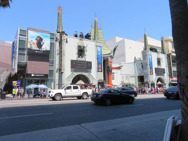 こちらのショッピングモールから…