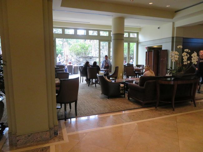 ふっかふっかのソファーも沢山あり、素敵なお庭も眺められ、ゆったりリラックスできます