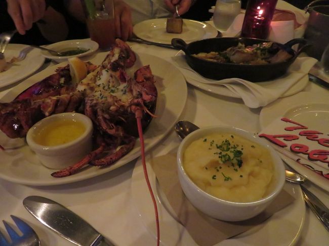 焼きロブスターと付け合わせのマッシュポテト。まず日本では高すぎて絶対オーダーしません