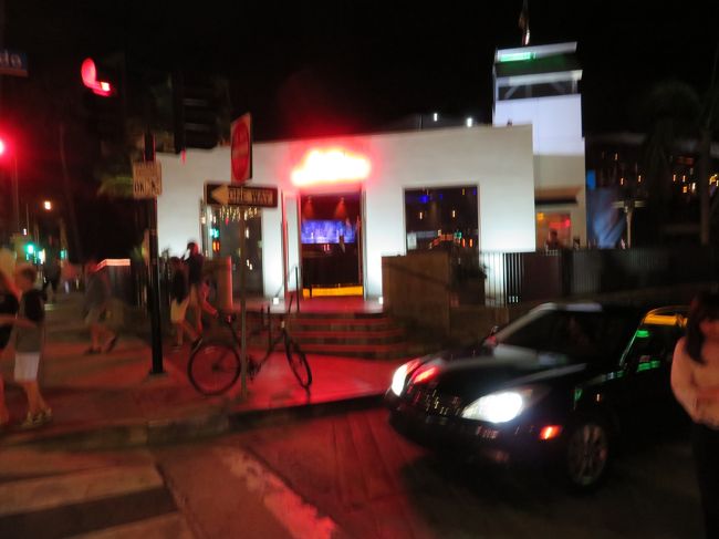 ロブスターの正面です。海側にせり出た作りになっていて、奥行があります