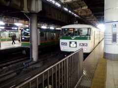 ツアーだったので、上野から特急　草津行きに乗りました。
渋川駅を目指します。
公共交通機関だと、伊香保温泉へは、渋川駅からバスに乗ります。
草津の方が遠いですが、こちらは電車で行けるんですね。