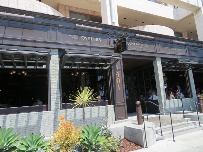 セグウエイツアーで楽しんだあとはオーシャンアベニューに戻って昼食を取りました。やっぱり海鮮レストランのＷＡＴＥＲ　ＧＲＩＬに入ってしまいました