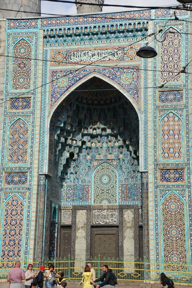 装飾タイルが美しい<br />イスラム建築の美しさは最高です。