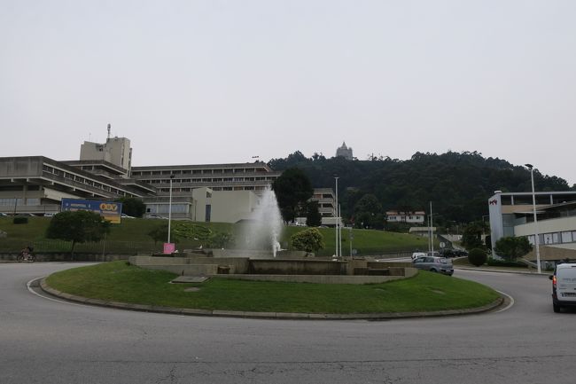 11:30発ポルト⇒12:30着ビアナドカステロのチケットをアプリで購入しましたが<br />ビアナドカステロ行きのバスは15分ほど遅れてきました。<br /><br />その後、渋滞や悪天候で20分遅れの12:50分にビアナドカステロに到着しました。<br />この旅初めての曇りで、少し涼しいです。