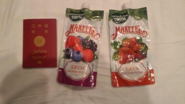 パウチ容器、チューブジャム4種類ぐらいありました。<br />300G入り、100％ジャムで90円ぐらい！！<br />大変おいしいし、瓶入りより安い！<br />