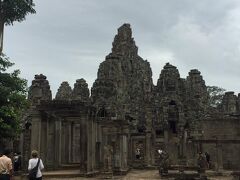 複雑な塔の造りになっています。