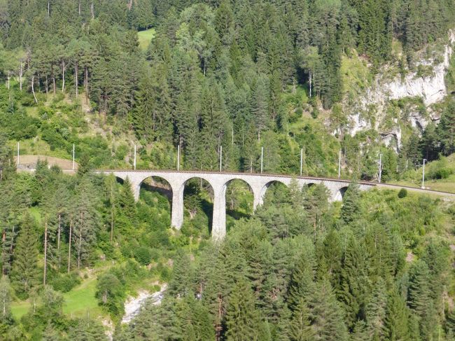 スイス 車窓から そして目の前で眺める絵葉書のような風景 ２ クール フリズール その他の観光地 スイス の旅行記 ブログ By Milkさん フォートラベル