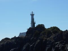 それにしても暑い・・・この日、全国で指宿が一番暑かったらしいです。最高気温35度越え・・・あまりの暑さに薩摩長崎鼻灯台の東屋に避難・・・