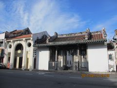 こちらは中華系の方の昔の学校。

祠廟は今でも活躍。