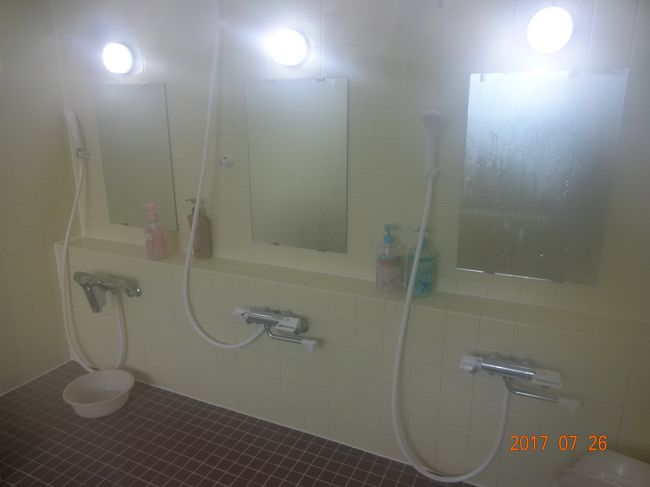 洗い場は　３つのコンパクトサイズ<br /><br />でも　ユニットバスより　広くて気持ちいい