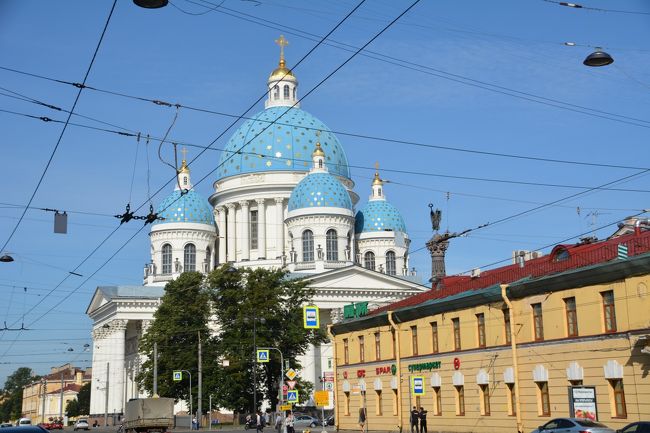 今日は午後から「エカテリーナ宮殿ツアー」に参加する予定です。<br />朝一にトロツキー聖堂に行きました。