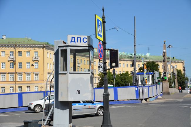 交差点にあります今はほとんど使われない交差点の監視台？