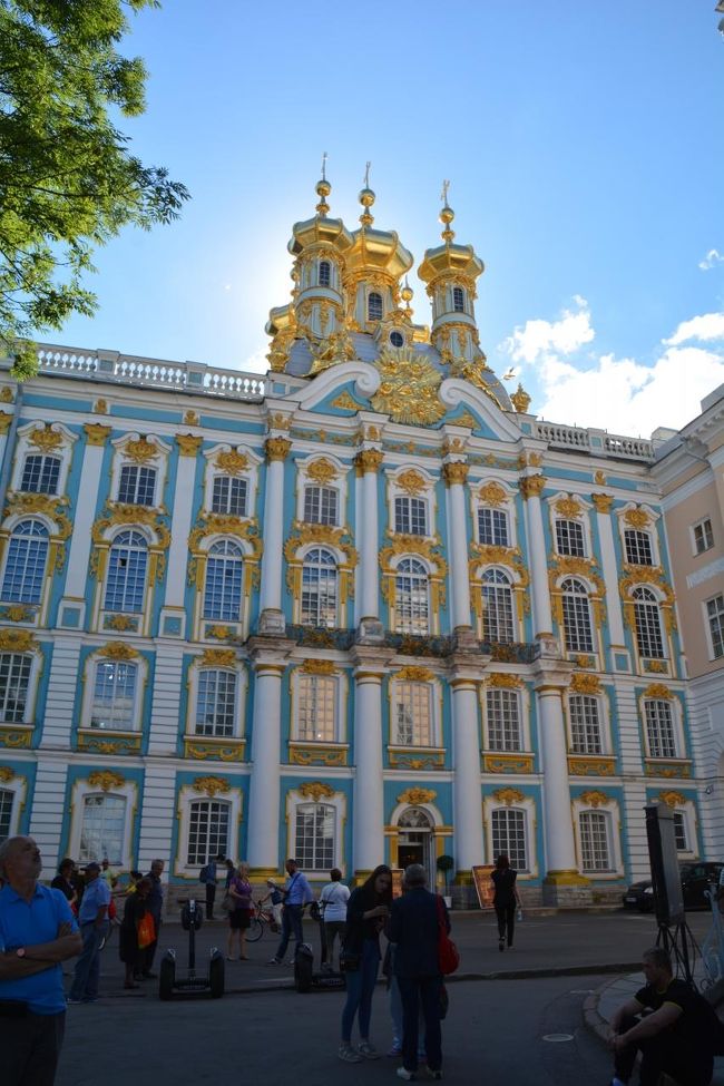 その美しさに目を奪われます。<br />並んでも！待っても！満足できると思います。<br />本当は個人でゆっくりしたいのですが、個人では入るのはとても大変という事で現地ツアーにしました。<br />一度消失したとは思えない美しさです。