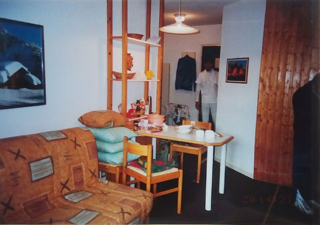 到着が夜遅くなったのにもかかわらず、ベルナディッテさんは、アパートの鍵を持って待っていてくれた！