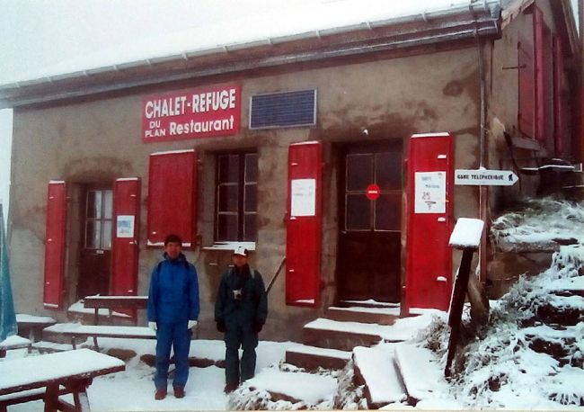 雪が降ったばかり。この時点ではモンブランの登山は不可の状況。