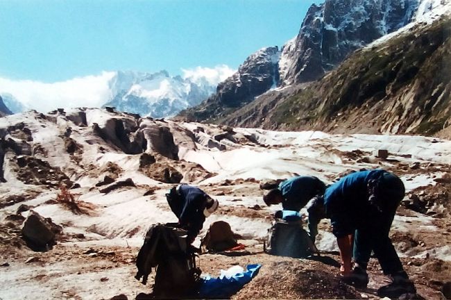 前日には、ガイドによる客の技術評価のため、一緒に氷河を歩く