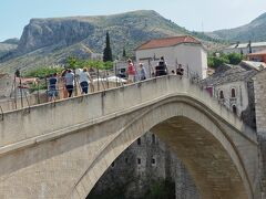 モスタルではいちばん有名なスターリモスト橋。
