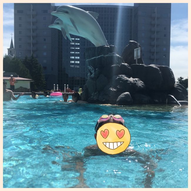 天気もよくてプール日和なんだけど、、<br /><br />北海道はもう秋の気候。<br />日中の日差しは暑くても、風が吹くと寒い！笑