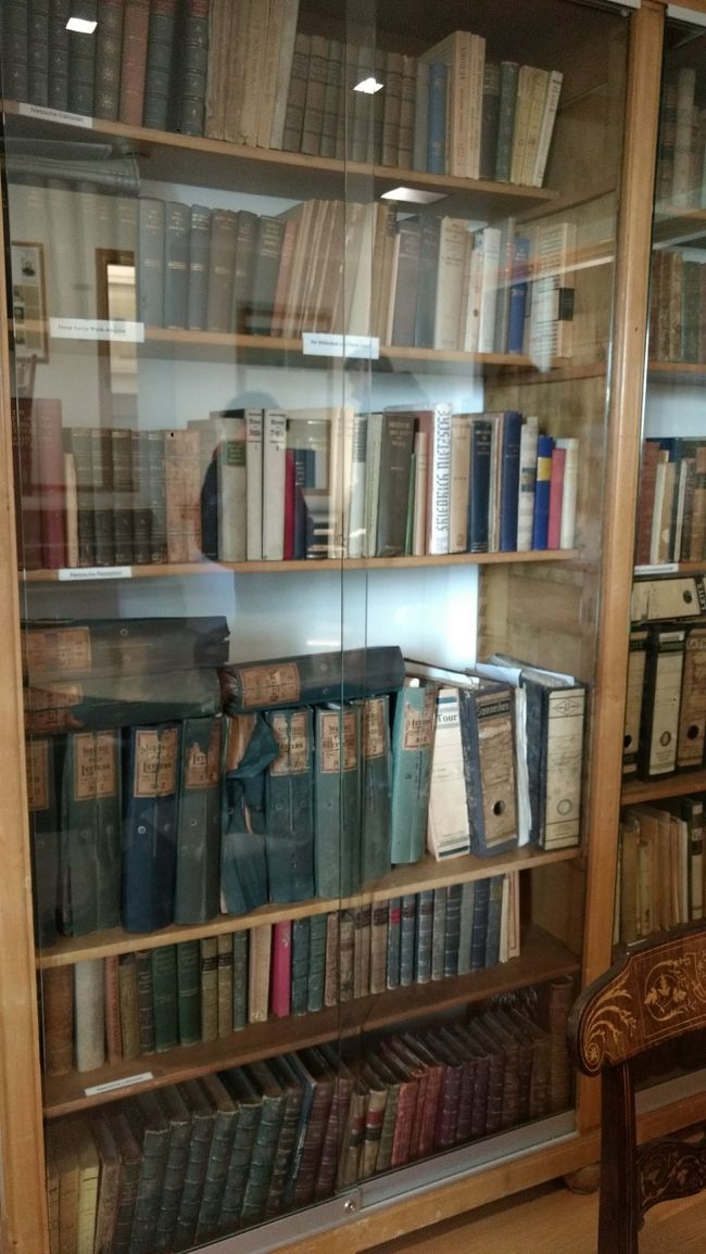 ニーチェさんの蔵書なのかな？