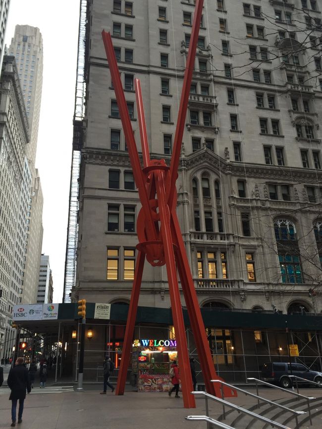 マンハッタンの街角で見る様々なパブリックアート』ニューヨーク