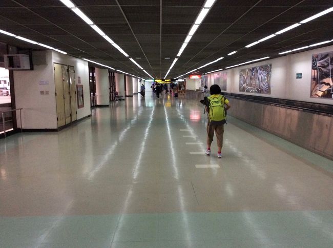 ドンムアン着<br />この後、空港からの道は大渋滞<br />スワンナプーム空港近くのホテルで仮眠を取る