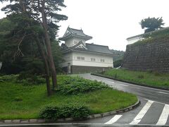 2日目は朝早くから仙台市博物館へ。
あいにくのお天気。

