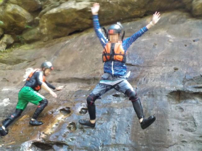 自分も飛びます。