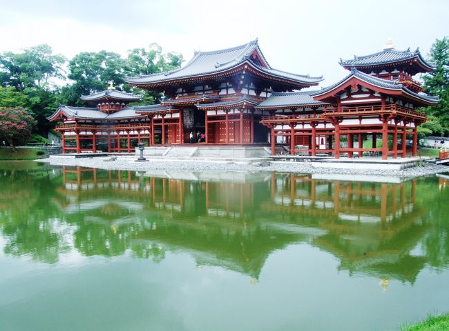 世界遺産　平等院　阿弥陀堂（鳳凰堂）国宝<br /><br />本尊　　阿弥陀如来<br />創建年　永承７年（１０５２）<br />開基　　藤原頼道<br />