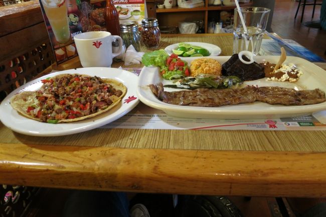 メキシコ最終日なので、タコスを。チェーン店っぽかったけど。<br />うん、味はまあまあ。