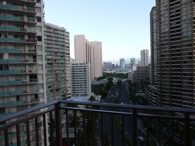 天気が気になって、起きて１番にラナイへ