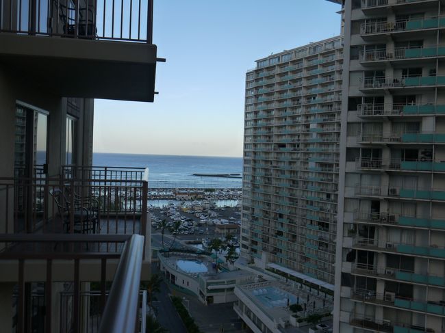 良かったー！晴れてる(^-^)<br /><br />同じオーシャンビューのお部屋ですが、眺めはラグーンタワーに軍配