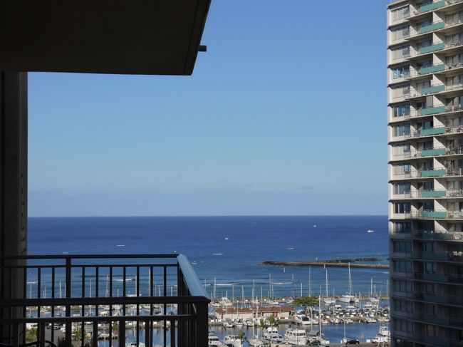 ラグーンタワーより海が遠いので、ズームしても これが限界(^◇^;)