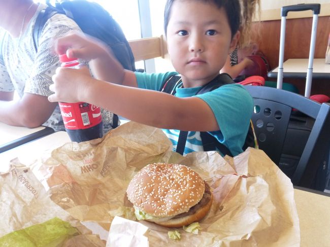 長男の顔くらいの大きさのワッパー<br /><br />