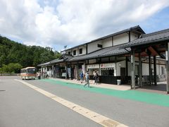 レンタカーで一路天空の城へ
2時間かけて山城の郷に到着車はここまで、ここに駐車していざ登城！
