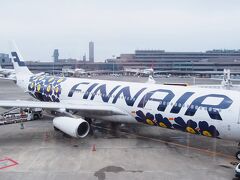 ６時半に自宅を出発し、東京7:15発成田エクスプレスで成田空港へ。

行きのフィンエアーはマリメッコのウニッコ模様でした。
いやがおうにも気分が盛り上がります♪
