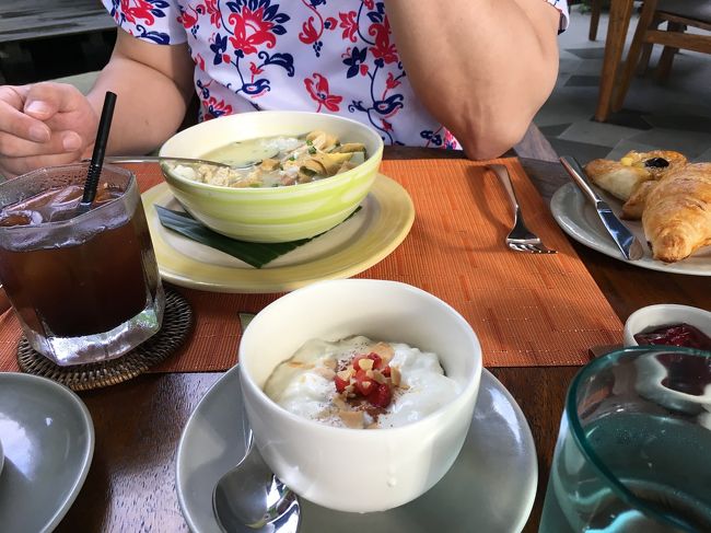 やっちゃんは、アヤムブブルとヨーグルト。私みたいなタマゴ人間ではありません。