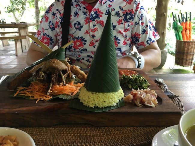 やっちゃんは、アヒルの焼いたの。ニクニク感が私は苦手です。やっちゃんは美味しいと言っているので、良かったです。