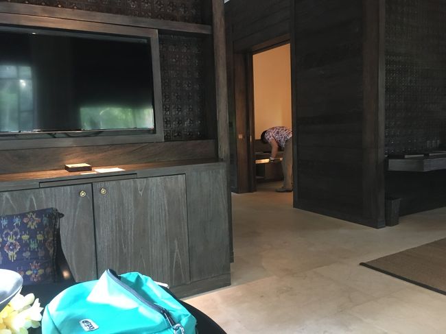 右奥でやっちゃんが作業している所は、クローゼットです。