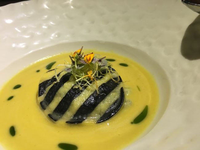 これが1番美味しかった。ラビオリ。中にはボストンロブスター。ソースもクリーミーで大好きな味。