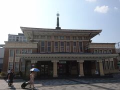 奈良駅を出るとＪＲ奈良駅の旧駅舎であり、現在は奈良市総合観光案内所がありました。