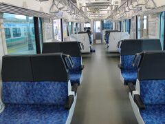 仙台駅から仙台空港アクセス線で仙台空港へ向かう。
仙台空港アクセス線はJR東北線と仙台空港鉄道仙台空港線の愛称。
昼間帯は２両編成で運転。乗車した電車もかなりの混雑、ただ空港までの利用者は少なかったが。